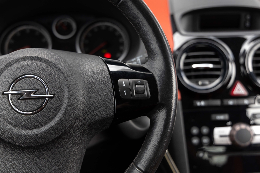 Opel Corsa 2010 фото 16