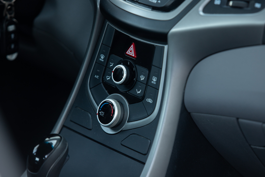 Hyundai Elantra SE 2015 фото 37