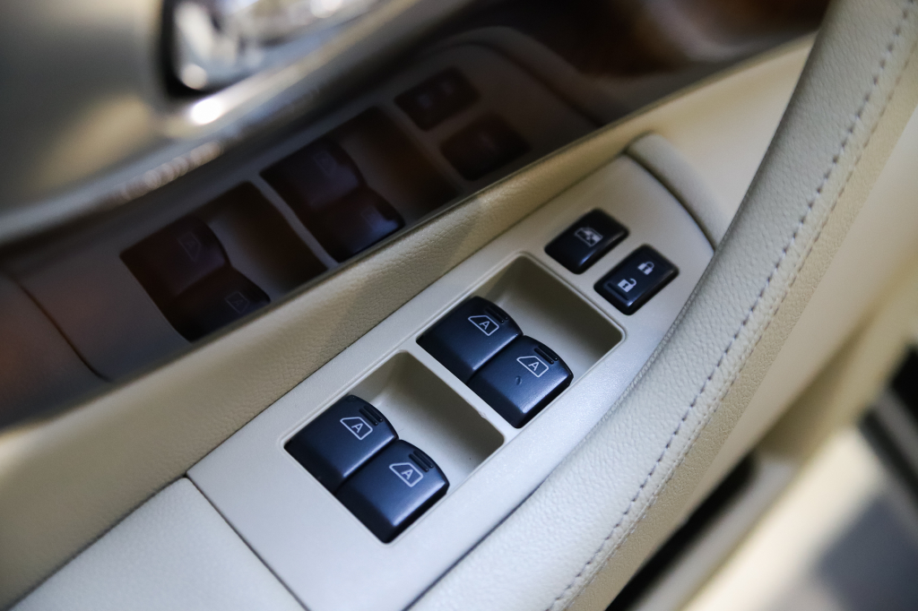 Infiniti FX 50 S 2008 фото 39