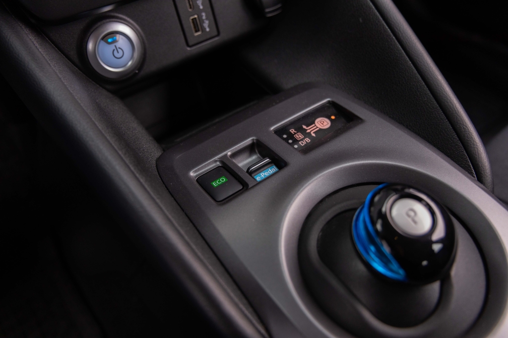 Nissan Leaf 2021 фото Nissan Leaf 2021 фото 25