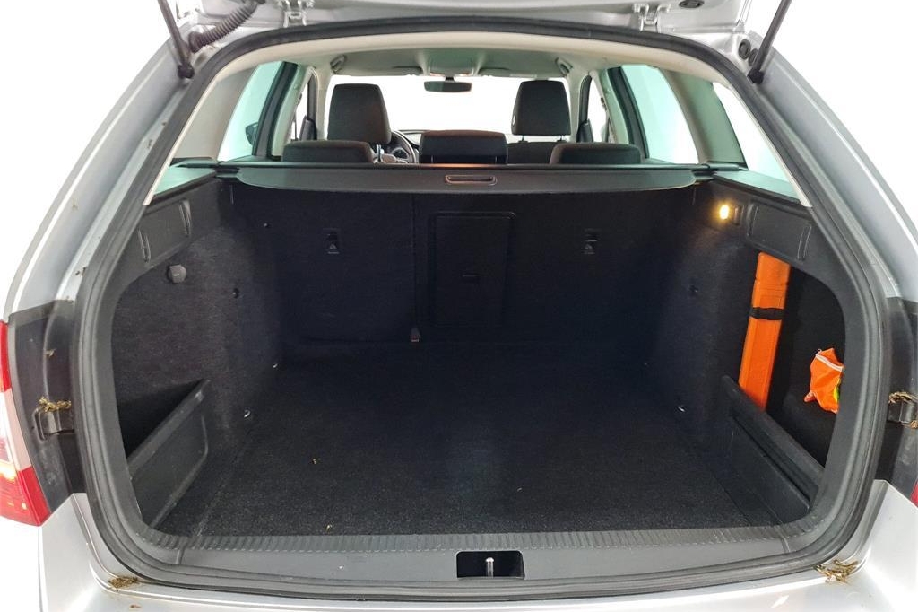 Skoda Octavia Combi 2017 фото 6