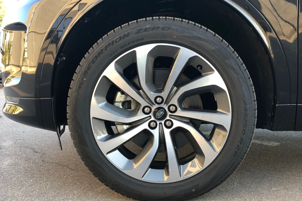 Land Rover Discovery Sport R-Dynamic SE 2020 фото 5