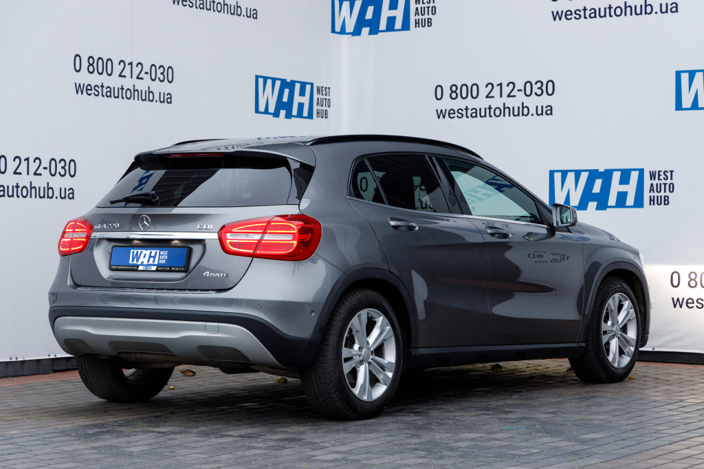 Mercedes-Benz GLA 220 4MATIC photo 3