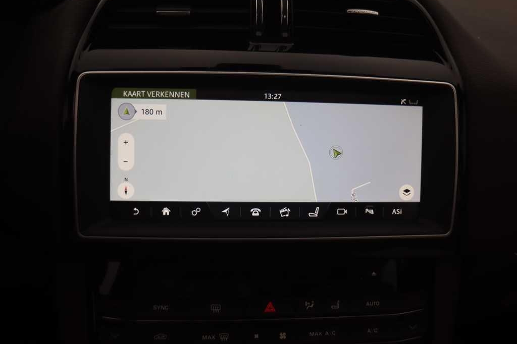 Jaguar F-Pace 2016 фото 7