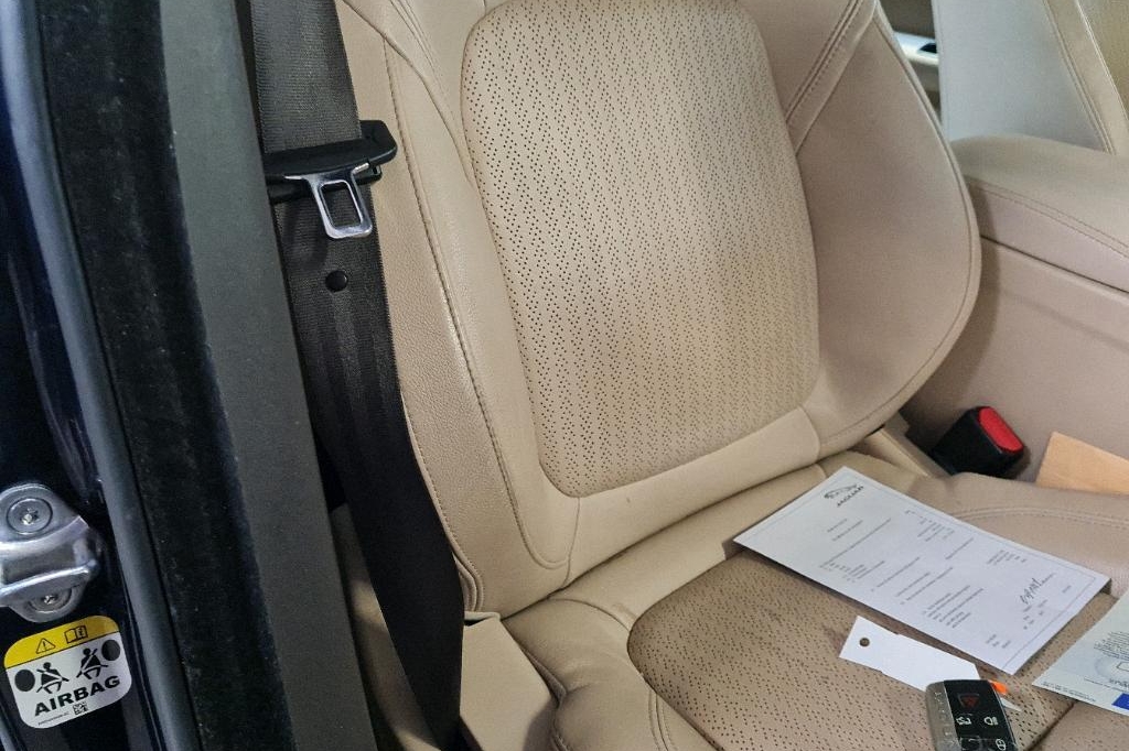 Jaguar XF Sportbrake 2018 photo 11