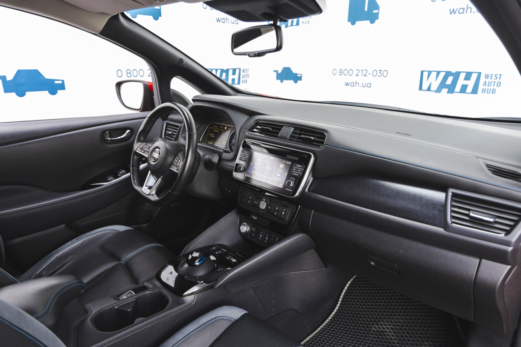 Nissan Leaf Tekna 2018 фото 23