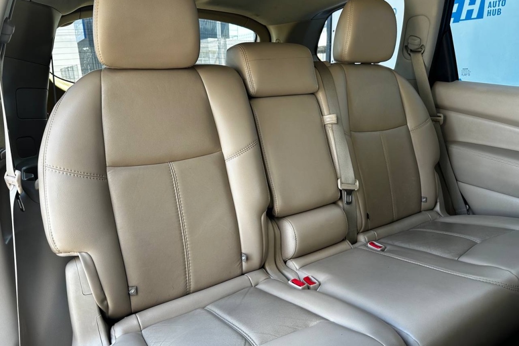 Nissan Pathfinder 2015 фото Nissan Pathfinder 2015 фото 25