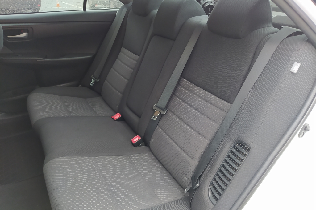 Toyota Camry HYBRID photo 20