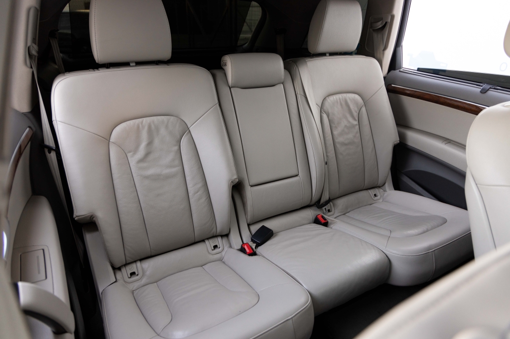 Audi Q7 Premium Plus 2015 фото Audi Q7 Premium Plus 2015 фото 32