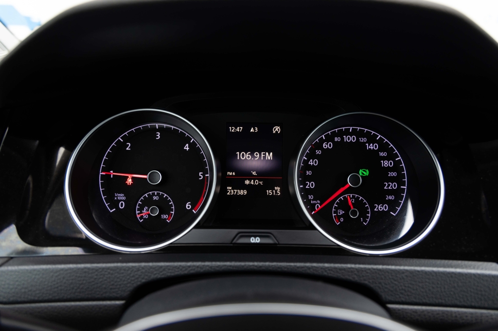 Volkswagen Golf Allstar 2016 фото Volkswagen Golf Allstar 2016 фото 18
