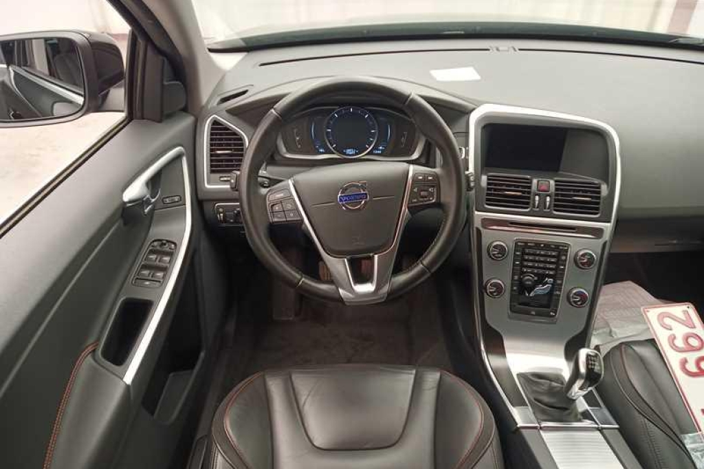 Volvo XC60 2016 фото 4