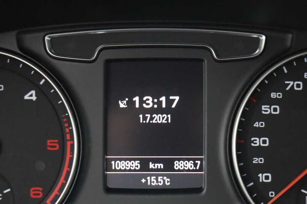 Audi Q3 2016 фото 3