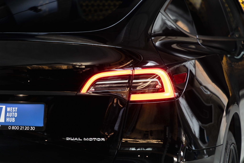 Tesla Model Y Long Range Dual Motor 2022 фото Tesla Model Y Long Range Dual Motor 2022 фото 9