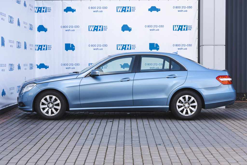 Mercedes-Benz E-Class 2010 photo 14