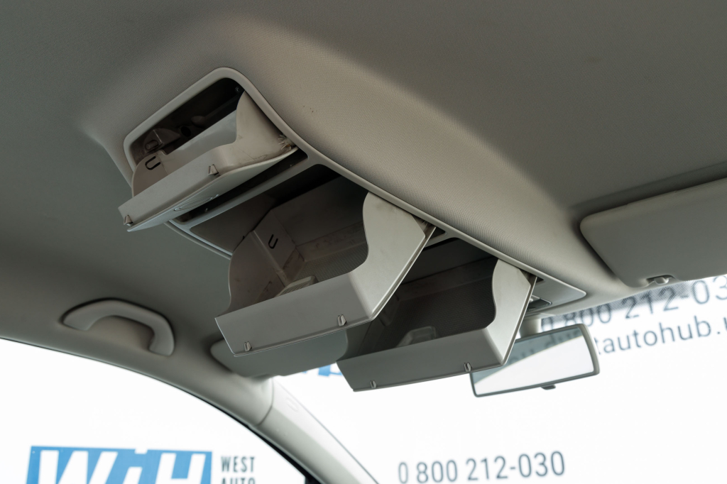 Volkswagen Touran MPI 2003 фото 15