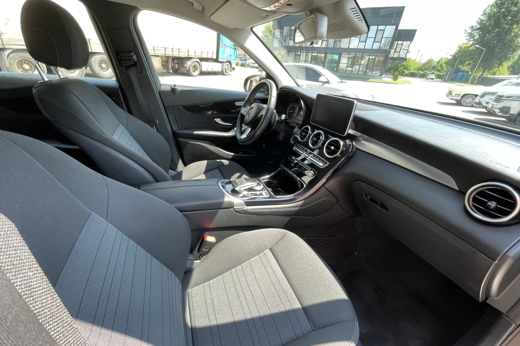 Mercedes-Benz GLC 250 4MATIC 2016 photo 5