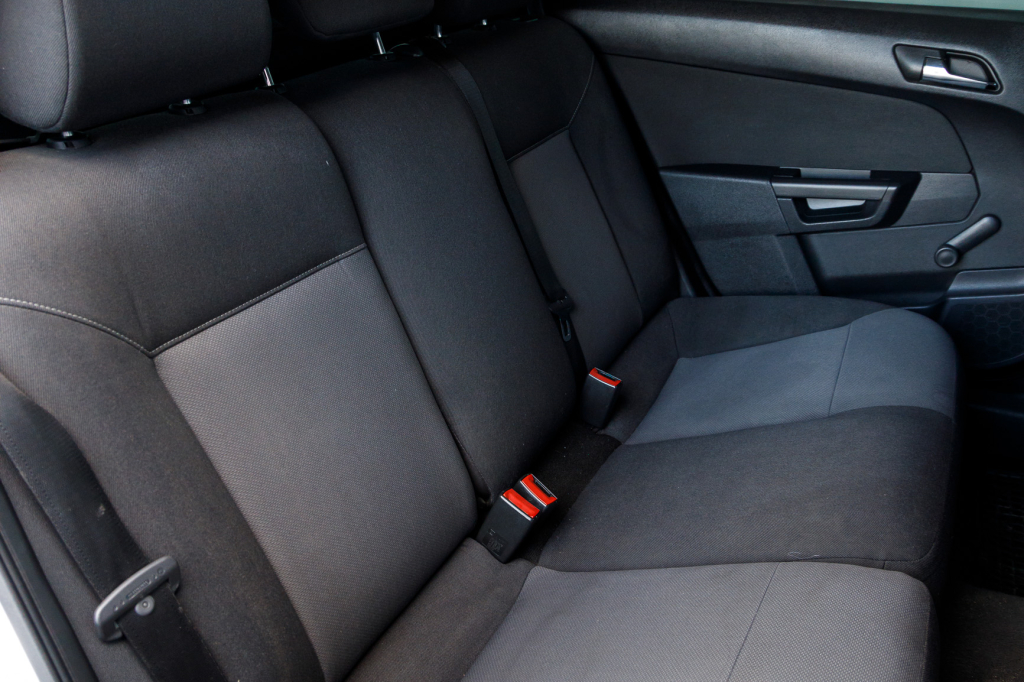 Opel Astra H фото 17