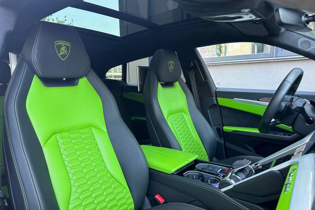 Lamborghini Urus 2019 фото Lamborghini Urus 2019 фото 18
