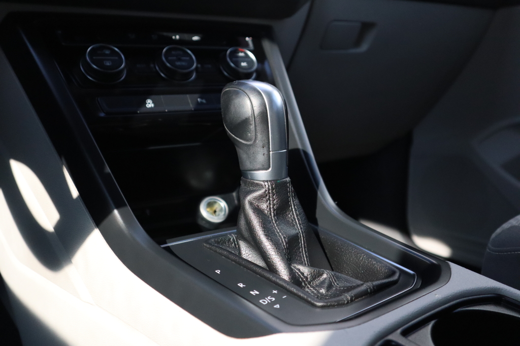 Volkswagen Touran 2016 фото 11