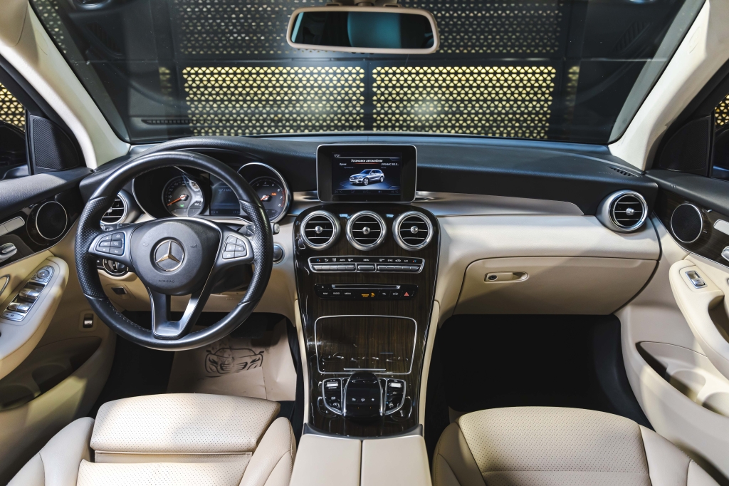 Mercedes-Benz GLC-Class 300 2016 photo 25