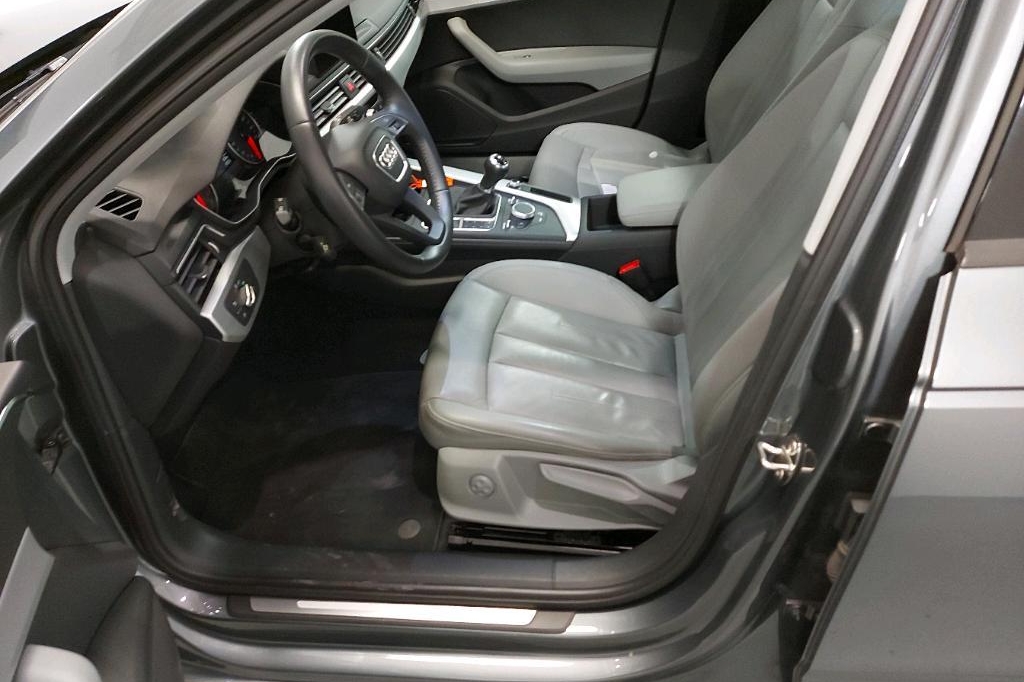 Audi A4 2018 photo 13
