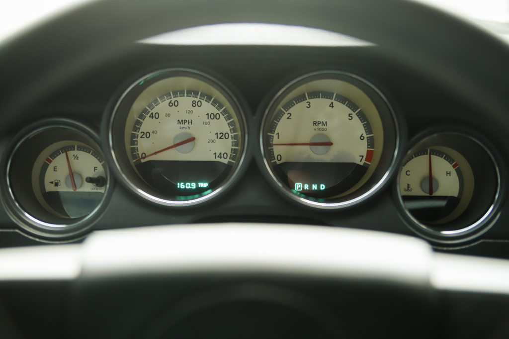 Dodge Challenger SE 2010 photo 28