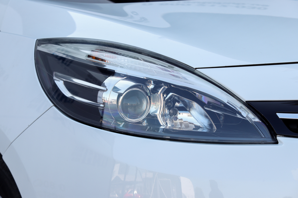 Renault Scenic 2015 фото 20