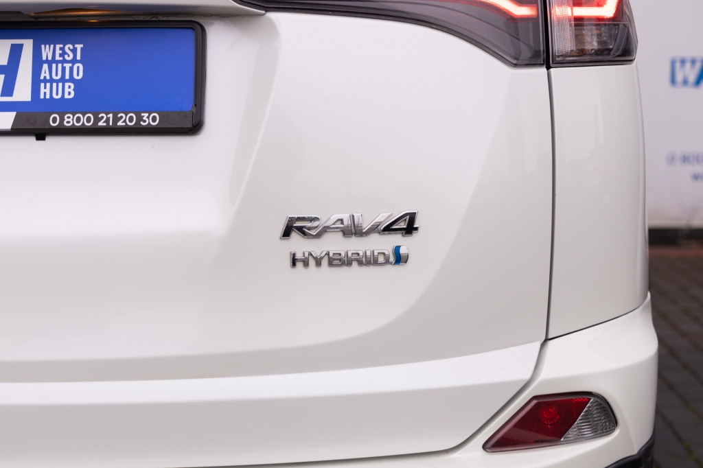 Toyota RAV4 Hybrid 2017 фото Toyota RAV4 Hybrid 2017 фото 8