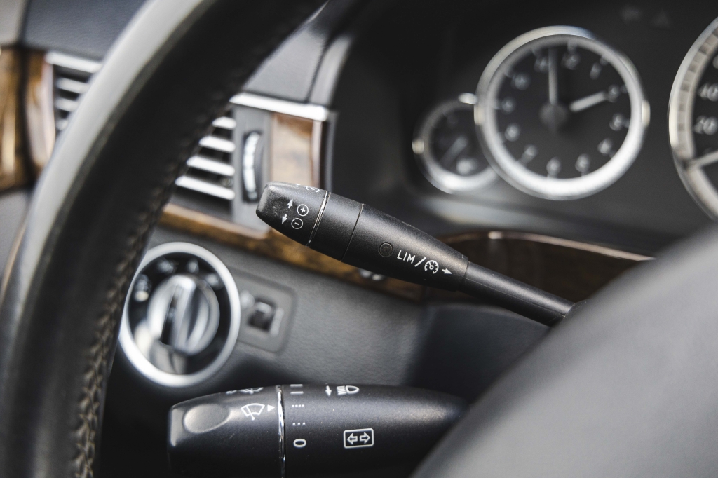 Mercedes-Benz E-Class 2010 photo 22