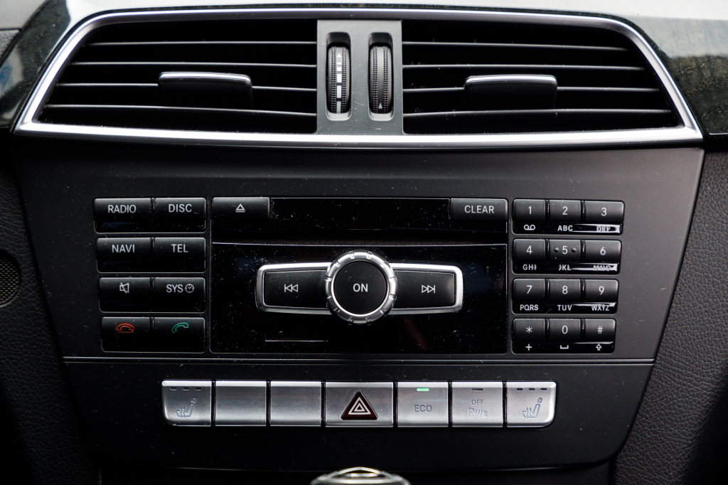 Mercedes-Benz C 250 AMG-Line 2011 photo 23