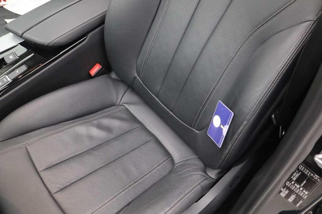 BMW 5 Series 2017 фото 16