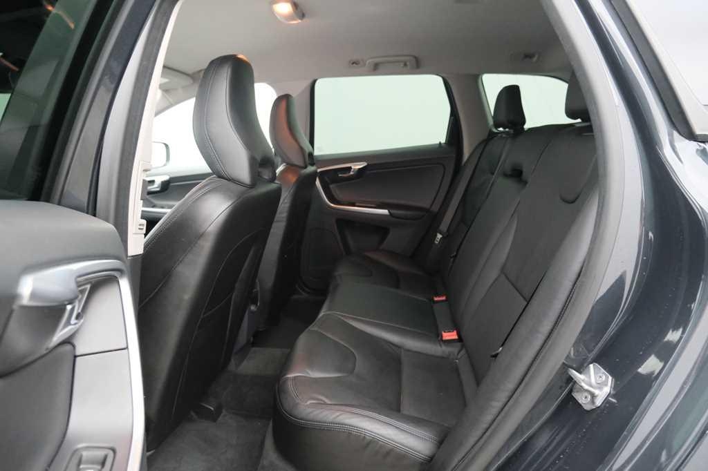 Volvo XC60 2018 фото 3