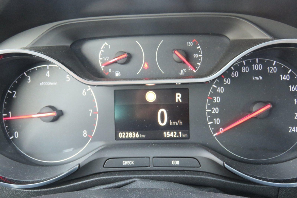 Opel Crossland X 2020 фото 5