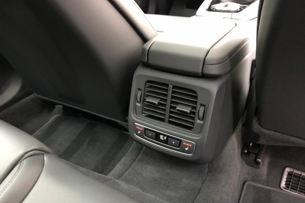 Audi e-tron GT 2021 фото 21