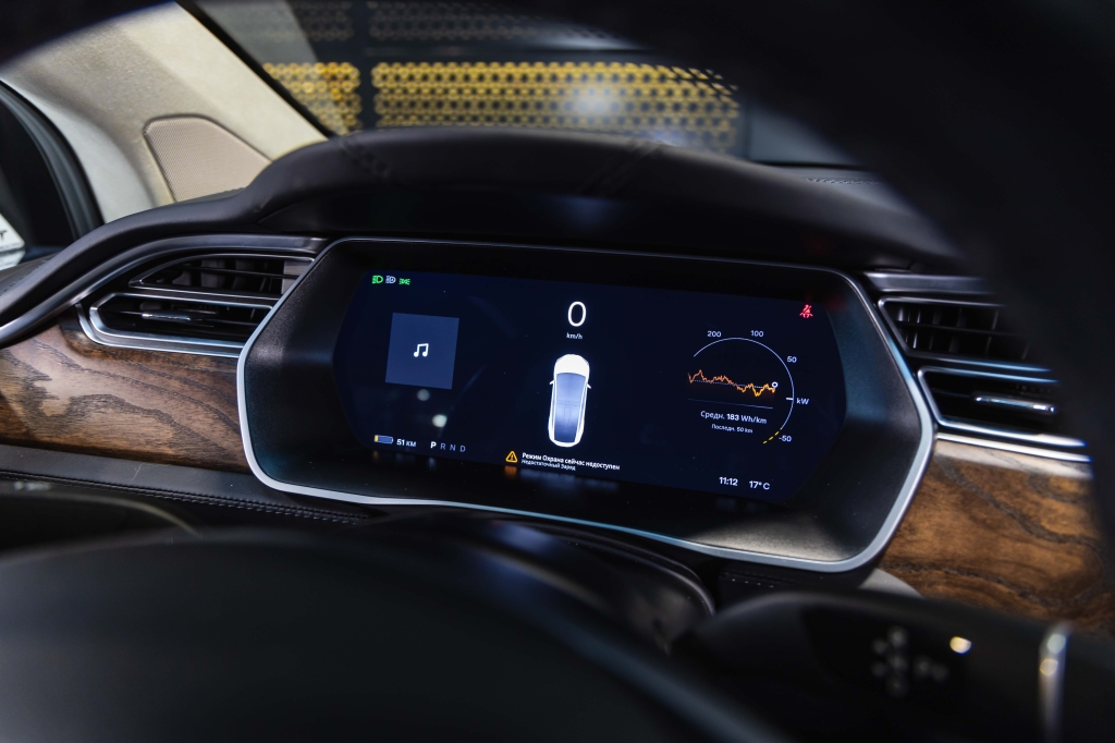 Tesla Model X 75D 2017 фото Tesla Model X 75D 2017 фото 19