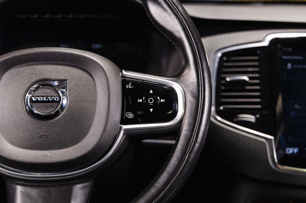 Volvo XC90 2018 фото 20