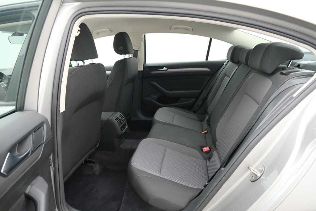 Volkswagen Passat 2017 photo 5