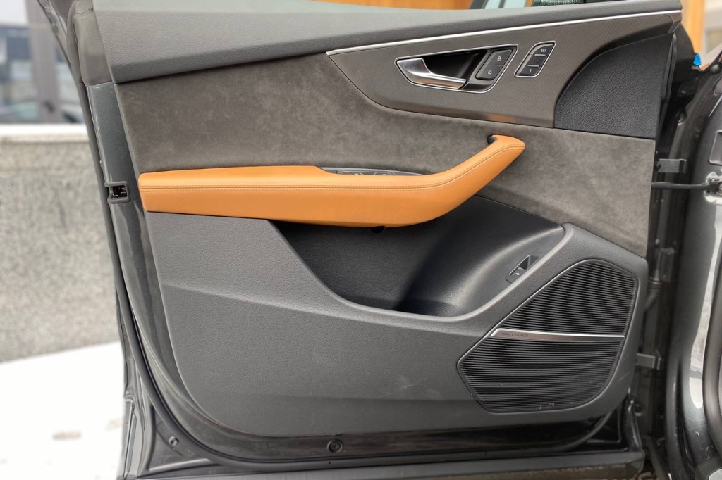 Audi RS Q8 2022 photo 6