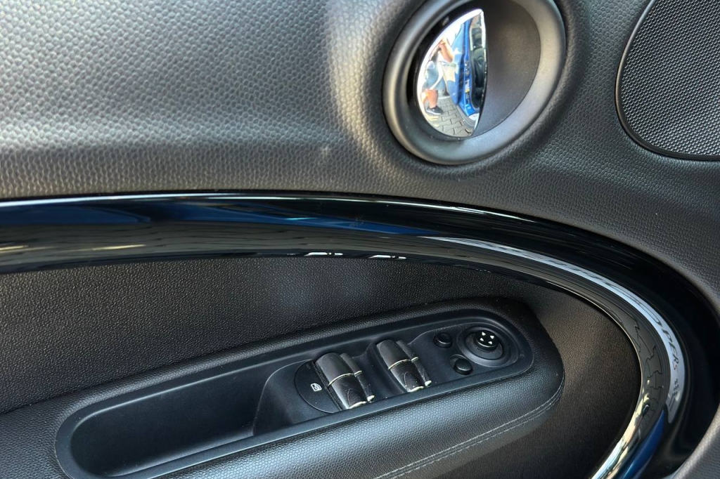 MINI Countryman 2015 фото MINI Countryman 2015 фото 10