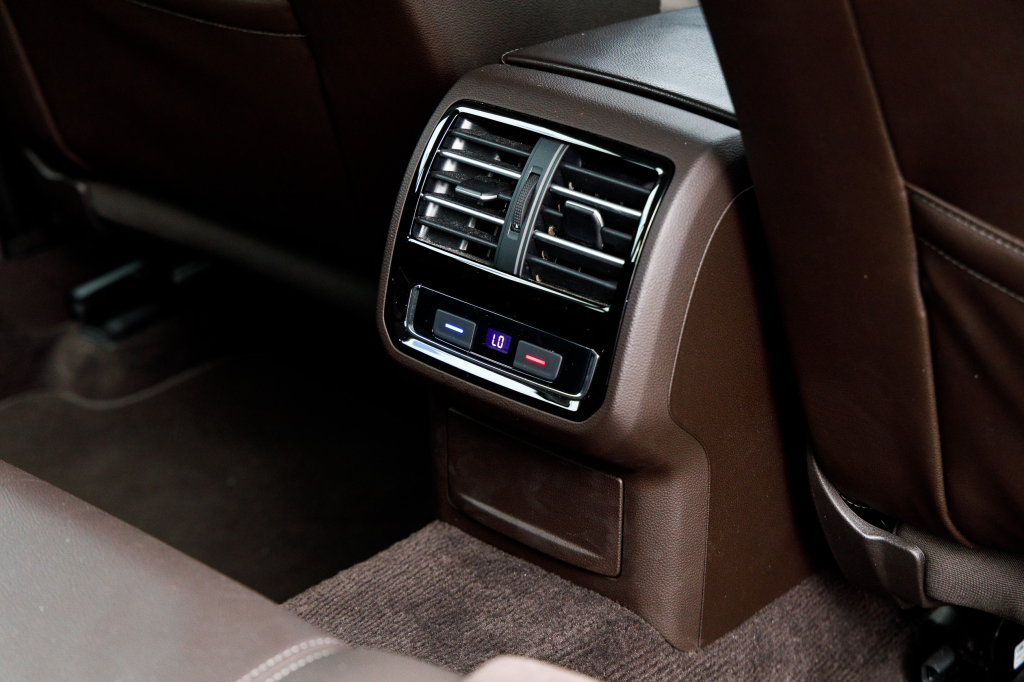 Volkswagen Passat B8 Highline 2016 фото 9