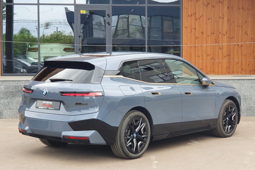 BMW iX M60 2022 фото 6