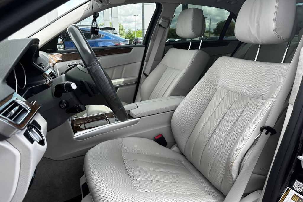 Mercedes-Benz E-Class 2015 4Matic фото Mercedes-Benz E-Class 2015 4Matic фото 11
