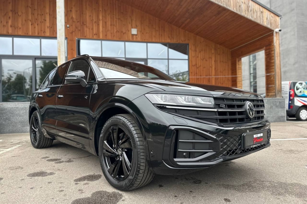 Volkswagen Touareg R-line Platinum 2024 photo 3