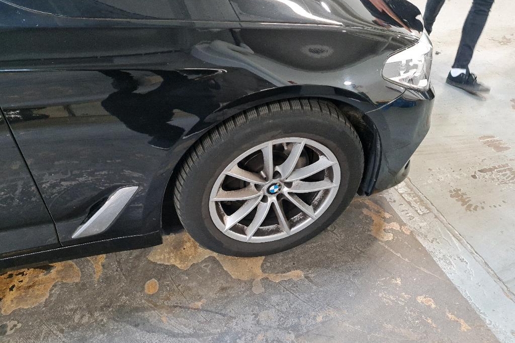 BMW 5 Series 2017 фото 29