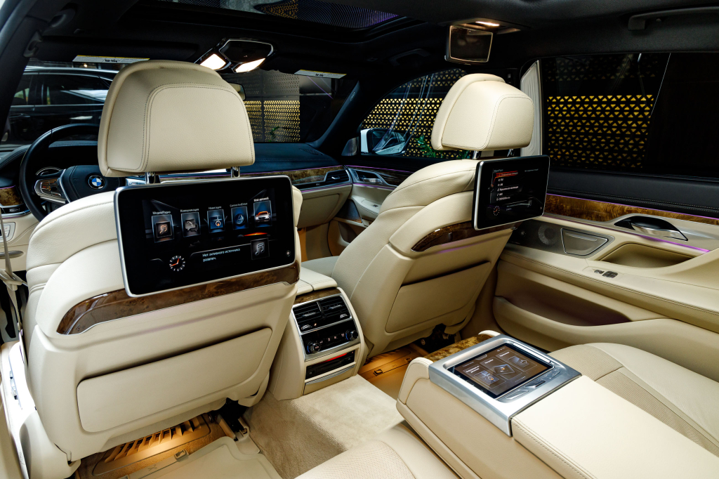 BMW 740 2016 photo 37