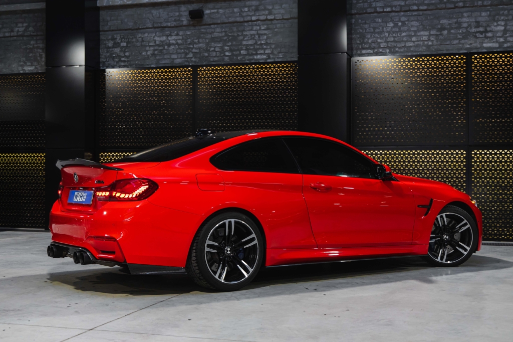 BMW M4 2015 фото BMW M4 2015 фото 14