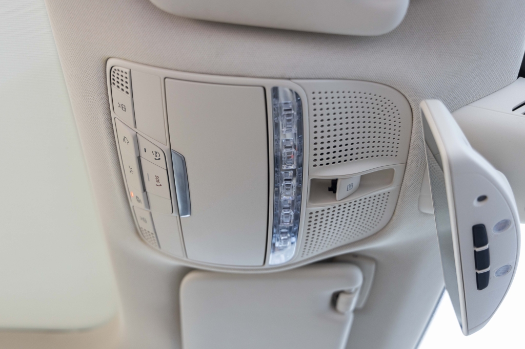 Mercedes-Benz C-Class C300 4Matic 2019 photo 23