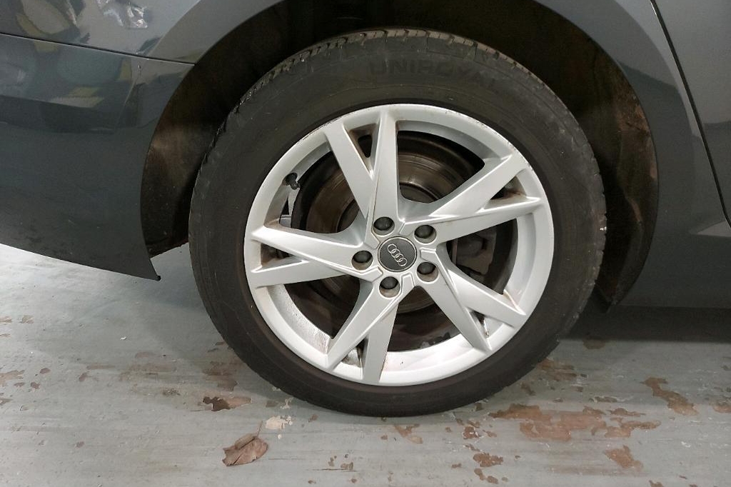 Audi A4 Avant 2016 фото 14