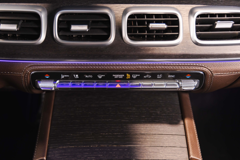 Mercedes-Benz GLS-Class 400d 2020 photo 41