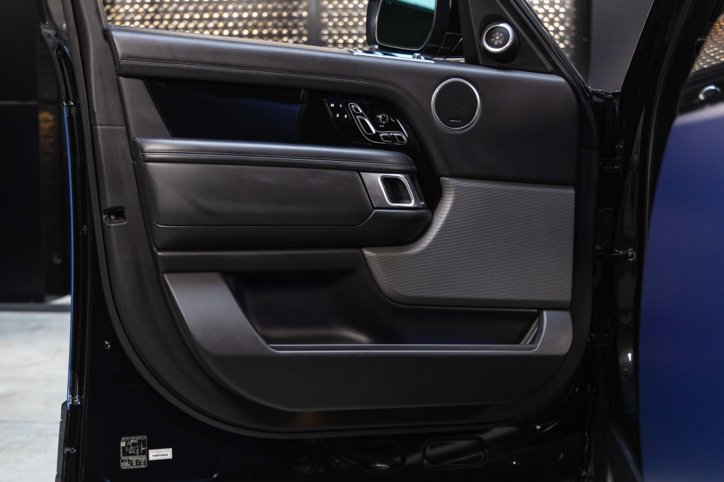 Land Rover Range Rover 2018 фото Land Rover Range Rover 2018 фото 15